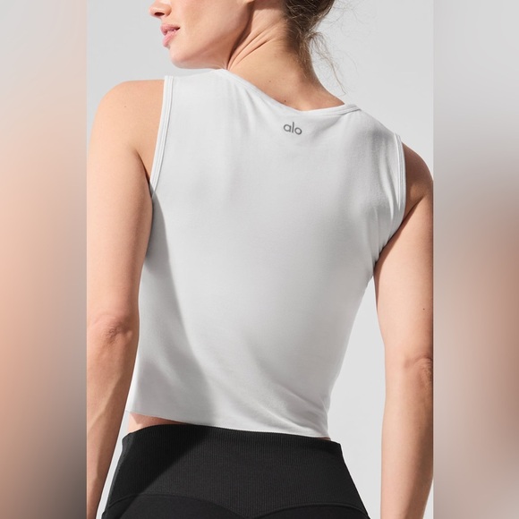 Alo White Cover Tank Size Medium - Picture 2 of 7